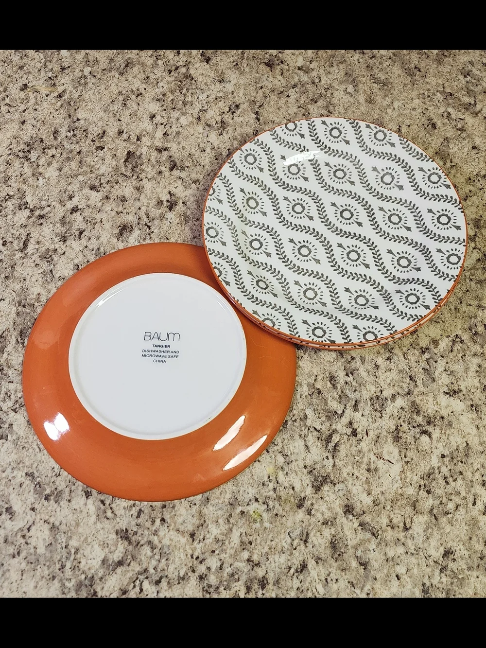 BAUM Tangier Set of 3 Dinner Plates White/Gray Geometric Orange Rim Safe